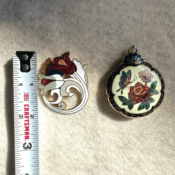 2 Cloisonne Pieces: Puffy Pendant and a Brooch - Picture 9 of 9